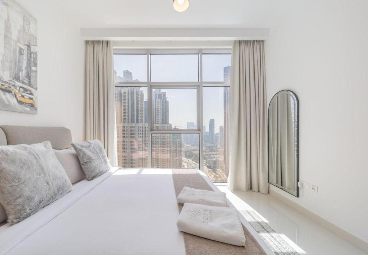 Luxury 3br Downtown Retreat , Walk To Mall Apartment *