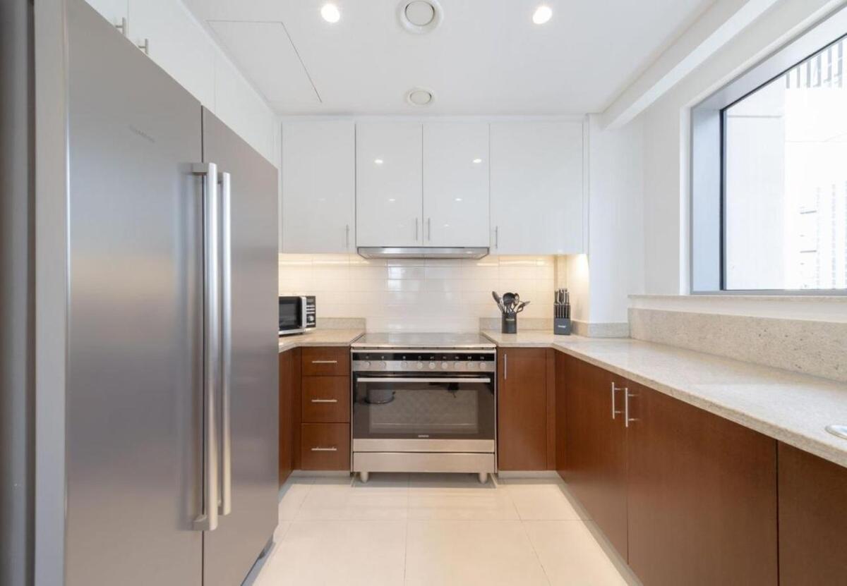 Luxury 3br Downtown Retreat , Walk To Mall