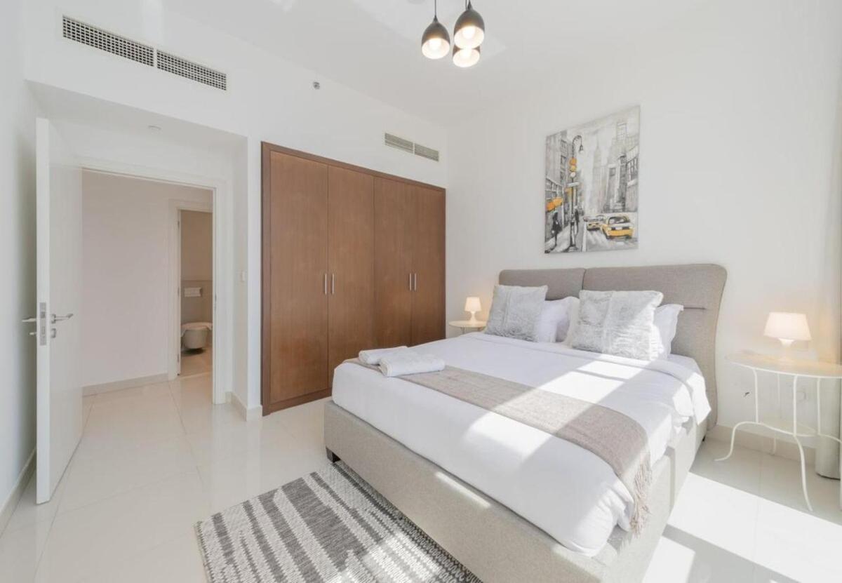 Apartment Luxury 3br Downtown Retreat , Walk To Mall